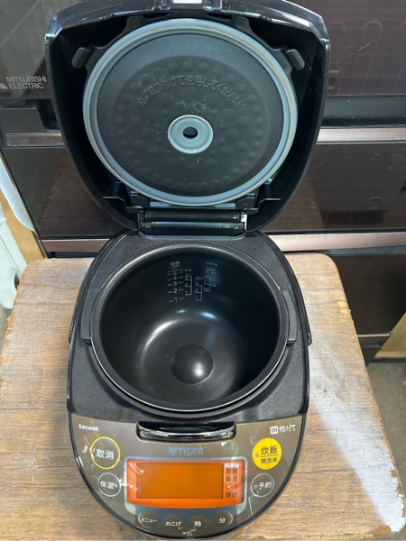 Nồi cơm PVN1651 Tiger 1.0L