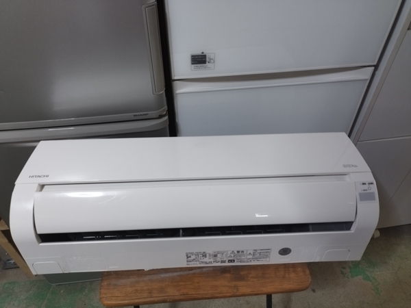 Điều hoà 402 HITACHI 2020 2.2KW 100V