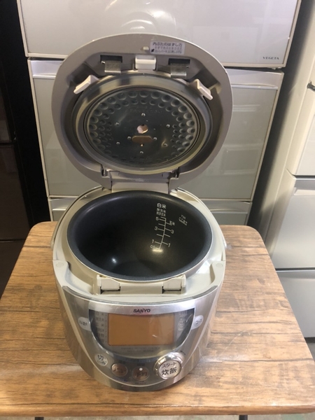 Nồi cơm điện SANYO 1L