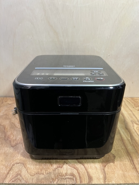 Nồi cơm 233 MITSUBISHI 1L có khay nước điều chỉnh nước