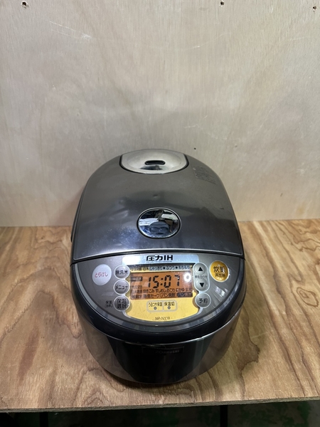 Nồi cơm điện 216 - ZOJIRUSHI 1.8L