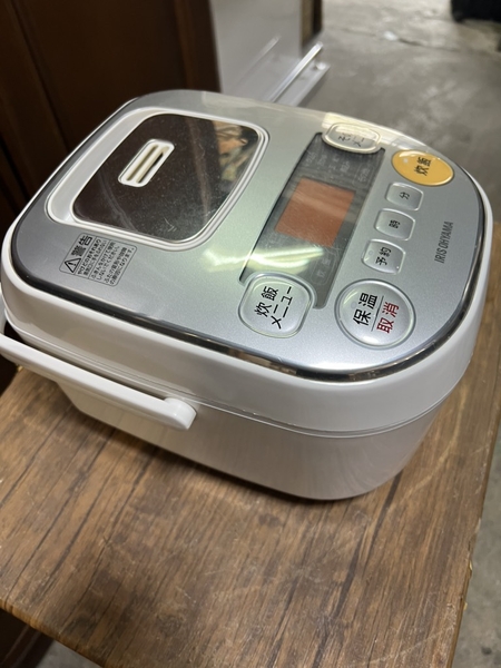 Nồi cơm PVN1216 IRIS 0.5L