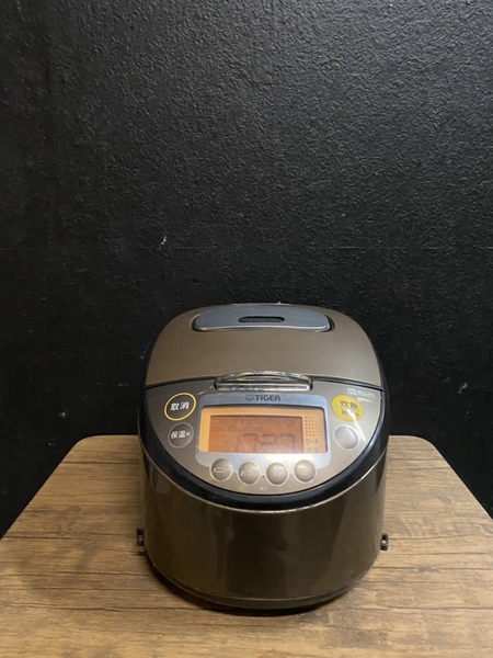 Nồi Cơm 67 - TIGER 1,5L