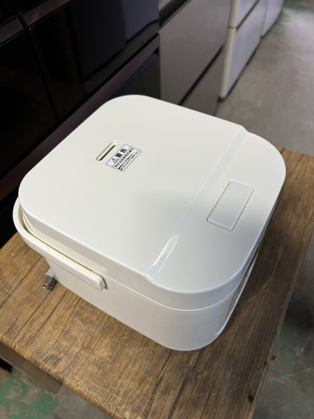Nồi cơm PVN837 0.5L