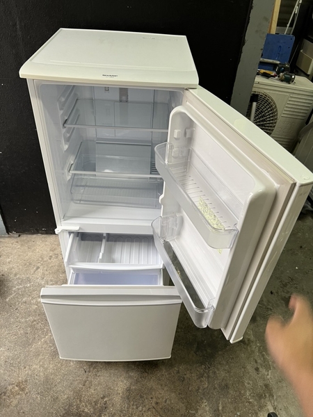Tủ lạnh 171- SHARP 2015 137L