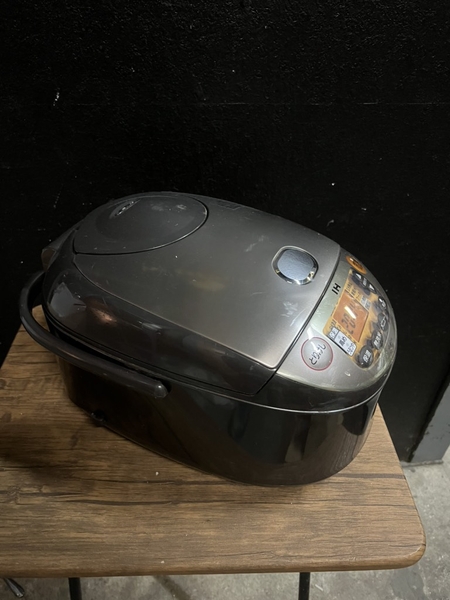 Nồi cơm 97 - ZOIJIRUSHI 1.8L ( nồi cực to )