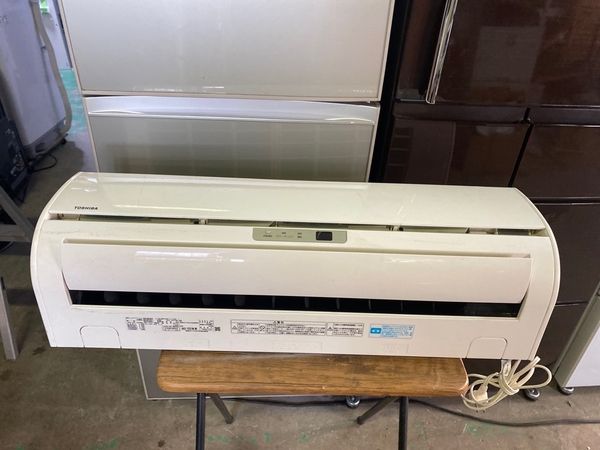 Điều hoà 262 TOSHIBA 2017 2.2kw 100v