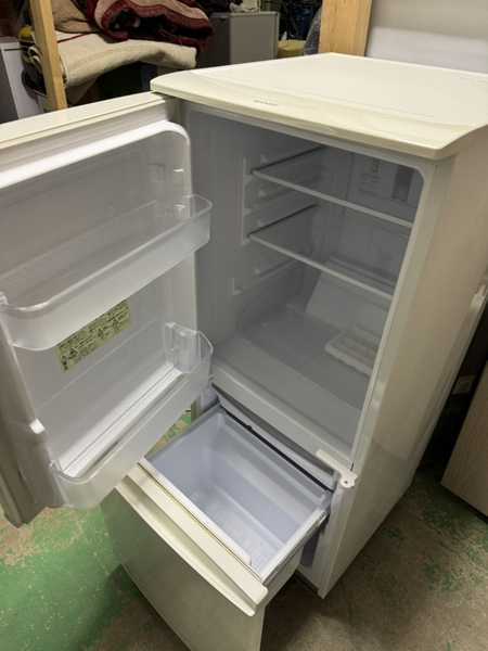 Tủ lạnh 415 - SHARP 137L