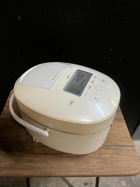 Nồi cơm 95 - SANYO 1L