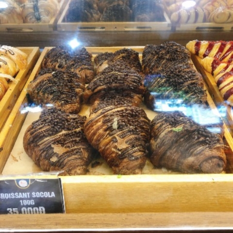 Bánh Croissant Chocolate