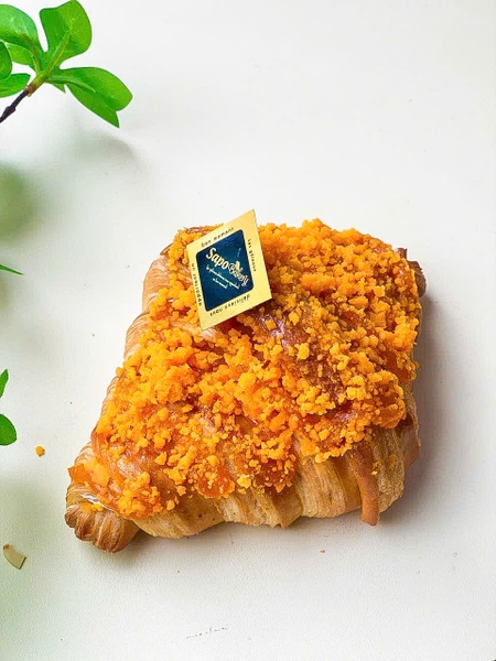 Croissant Trứng Muối