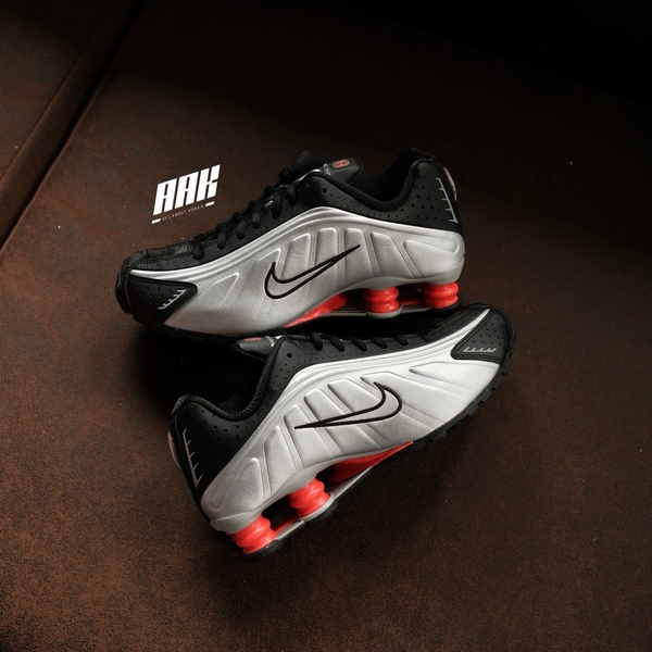 NIKE SHOX R4 METALLIC SILVER RED (HQ1988-002)