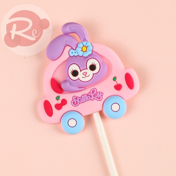 Que cắm Silicon - Thỏ Stella lái xe