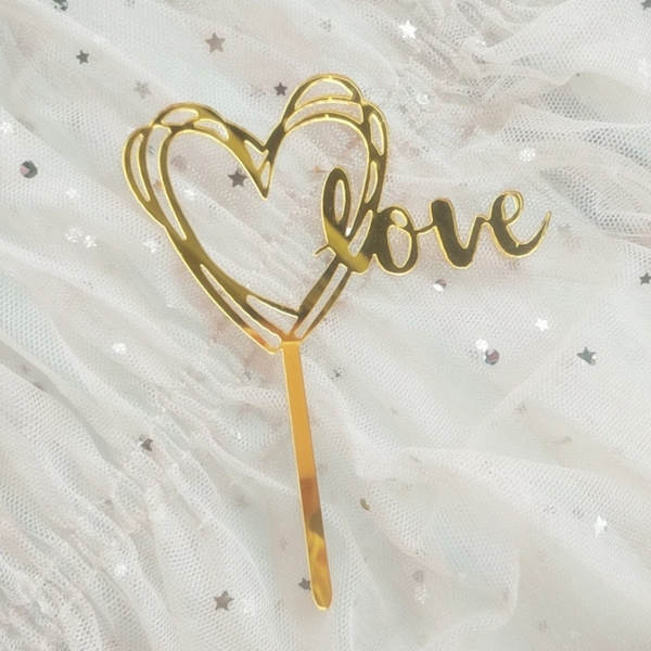 Meka chữ Love Vàng (1 gói 10 chiếc)