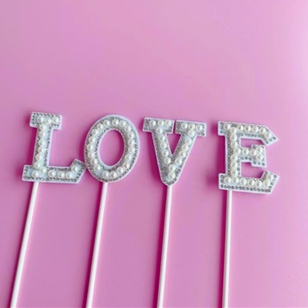 Que cắm chữ Love - Trắng