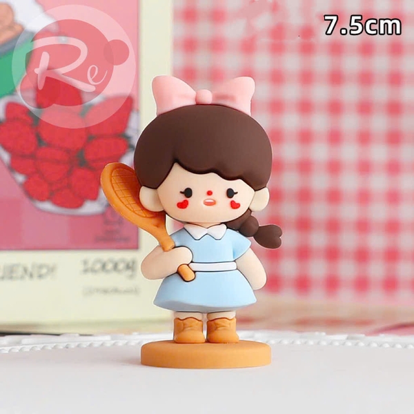 Tượng cô gái Pickeball