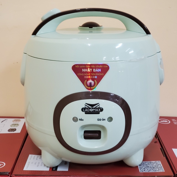 noi-com-dien-ladomax-0-8l-ha-7608-xanh-la