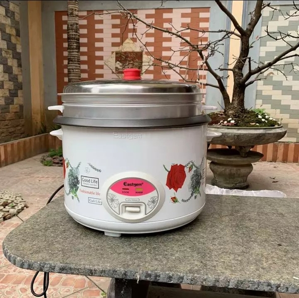 noi-com-dien-nap-roi-eastgem-ea-130-dung-tich-5-6l