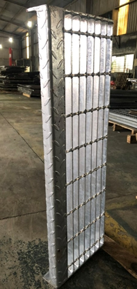 bac-cau-thang-grating