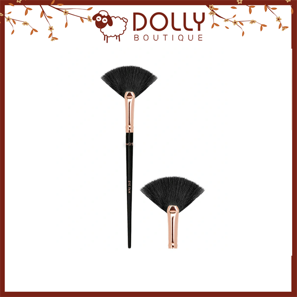 Cọ quạt nhỏ Vacosi Eye Fan M25, đầu cọ mảnh nhẹ, dễ tán phấn mắt và highlight chi tiết.