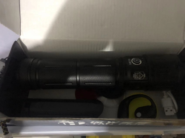 Đèn Pin Laser Siêu Sáng TH-40-TG - Chiếu Xa 1000m, Zoom Quang Học, Sạc Nhanh Type-C
