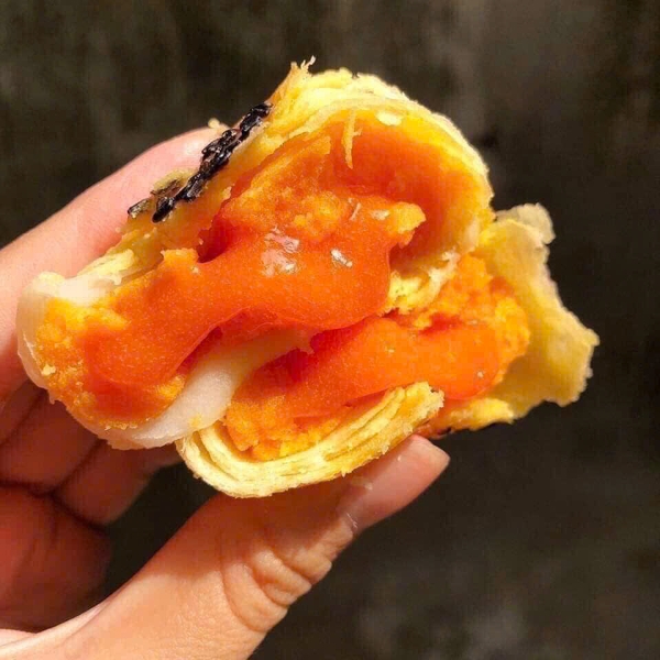 Bánh Liu Xin Su trứng muối tan chảy