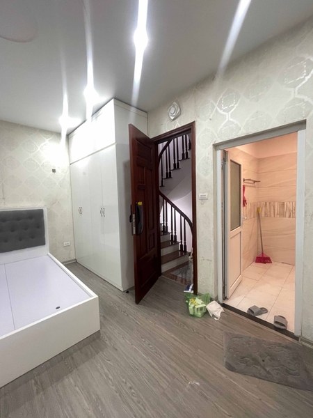 BÁN NHÀ 6 TẦNG PHẠM VĂN ĐỒNG - MỖI TẦNG 1 PHÒNG - Ở NGAY - 8.9 TỶ