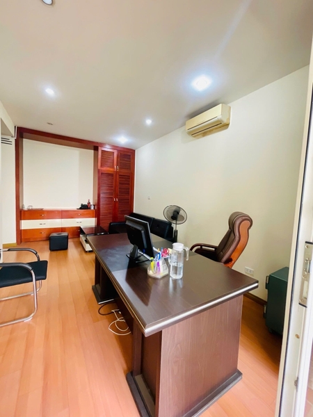 CĂN HỘ VIP 162M² HOÀNG ĐẠO THÚY - PHƯỜNG TRUNG HÒA - TẦNG CAO - ĐANG CHO THUÊ 20TR/THÁNG - 14.9 TỶ