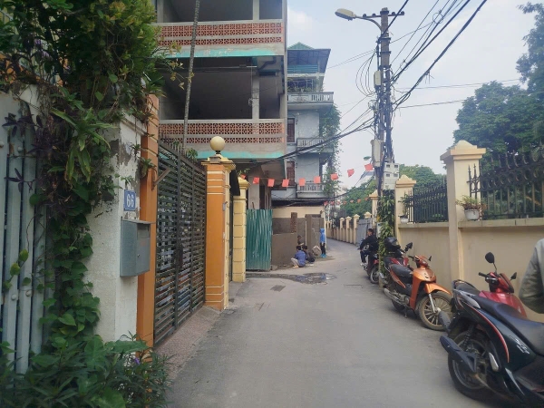 BÁN NHÀ HOÀNG QUỐC VIỆT - CẦU GIẤY: CHẤT LƯỢNG DÂN XÂY TÂM HUYẾT - THANG MÁY - MÓNG CHỜ 7 TẦNG - GIÁ 33 TỶ