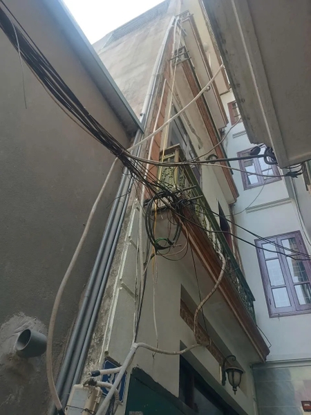 【NHÀ PHỐ VIEW HỒ VĂN】49 Quốc Tử Giám, Đống Đa - 39m² - 4 Tầng - 2 Phòng Ngủ - Giá 6.2 Tỷ