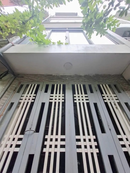 Bán Nhà 5 Tầng Ngõ Hoàng Hoa Thám - 40m² - Ngõ Rộng 50m Ra Ô Tô - Thiết Kế Linh Hoạt 8 Phòng - Giá 11.5 Tỷ