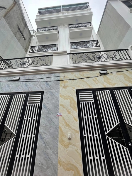 Bán Nhà 5 Tầng Mới Xây Ngõ Nông 318 Nguyễn Văn Linh - 20m Ra Phố - 7.65 Tỷ