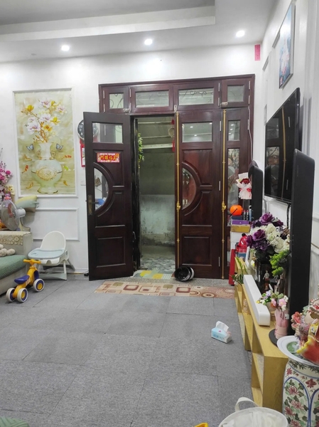 【TỔ ẤM XANH GIỮA LÒNG HAI BÀ TRƯNG】Nhà 4 Tầng 48m² Ngõ Minh Khai - Ngõ Thông 2 Chiều Sang Kim Ngưu - Sân Rộng Đỗ Xe & Sân Vườn - Thiết Kế 4PN Thông Minh  - Sổ Đỏ Chính Chủ - Giá 9.5 Tỷ
