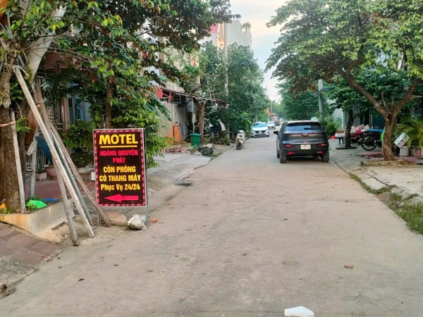 【BÁN ĐẤT DỊCH VỤ LÔ GÓC 61M2】THÔN GIA THƯỢNG 2, QUANG MINH - PHÂN LÔ, VỈA HÈ - 5.5 TỶ