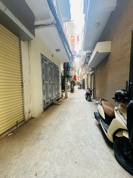 【LÔ ĐẤT GÓC VÀNG】 Đường Láng, Đống Đa - 24/34m² - Ngõ Thông 2 Chiều - Giá 6.79 Tỷ