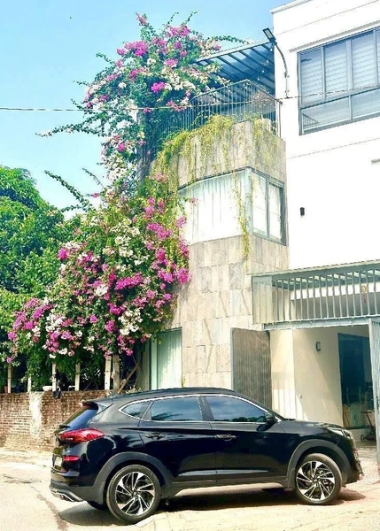 【SIÊU BIỆT THỰ LÔ GÓC - BÁT KHỐI, LONG BIÊN】- 97.4m² - 4 PN - Gara Ô Tô - View Hồ Điều Hòa - Giá 20.5 Tỷ