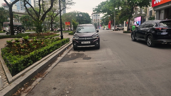 BÁN TOÀ NHÀ MẶT PHỐ HOÀNG CẦU - ĐỐNG ĐA: LÔ GÓC 2 MẶT THOÁNG - THANG MÁY THÔNG SÀN - MẶT TIỀN QUYỀN LỰC 24M - GIÁ 115 TỶ