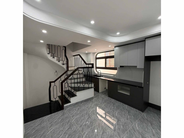 BÁN NHÀ GIANG BIÊN - LONG BIÊN: VỊ TRÍ ĐỘC TÔN SÁT MẶT PHỐ - DÂN XÂY TÂM HUYẾT - HƯỞNG TIỆN ÍCH VINHOMES - GIÁ 8.2 TỶ