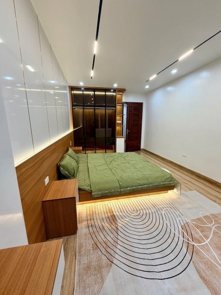 BÁN NHÀ MẶT NGÕ LINH QUANG - ĐỐNG ĐA: Ô TÔ VÀO NHÀ - KINH DOANH SẦM UẤT - 50M RA MẶT HỒ - GIÁ 15.6 TỶ