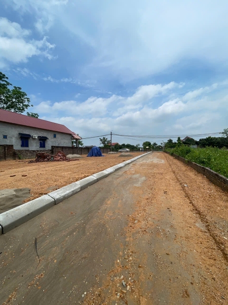 Bán đất 100m² full thổ cư Tân Thành – Cẩm Lĩnh, Ba Vì, giá chỉ 9xx triệu