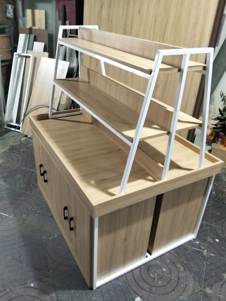 Kệ trưng bày sản phẩm