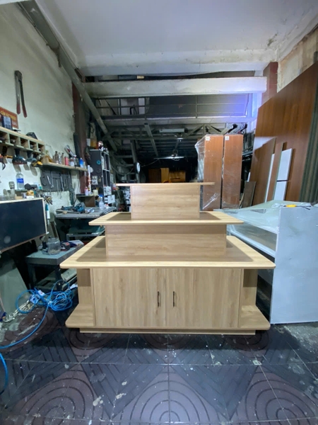 Kệ trưng bày sản phẩm KTB607