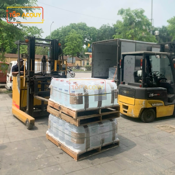 Nước cất châm bình ắc quy xe nâng Rocket can 30L