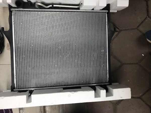 phu-tung-isuzu-dmax-ket-nuoc-dmax