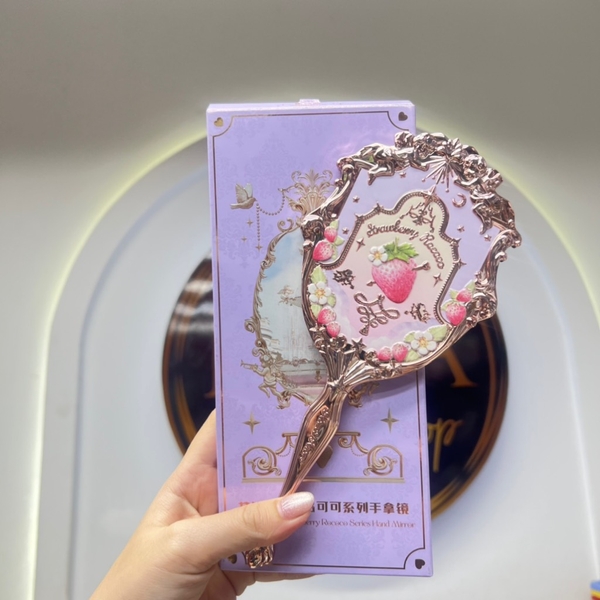 Gương Flower Knows Strawberry