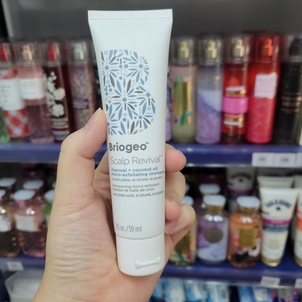 Dầu gội tẩy da chết Briogeo Scalp Revival Charcoal + Coconut Oil Micro-exfoliating Scalp Scrub Shampoo 59ml