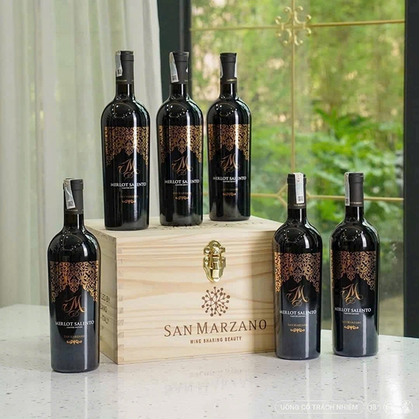 Hộp gỗ 6 chai rượu vang đỏ M Merlot (M Gold)