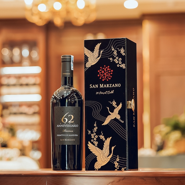 Hộp + Chai Vang Ý 62 Anniversario