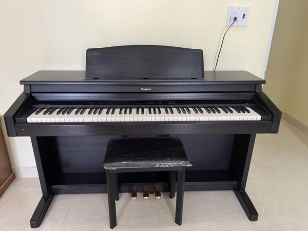 Đàn piano điện Roland HP-335