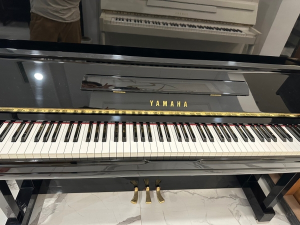 ĐÀN PIANO YAMAHA U300